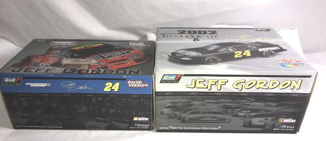Lot 742: Jeff Gordon Revell 2 Car Collection: 2002 Test Car