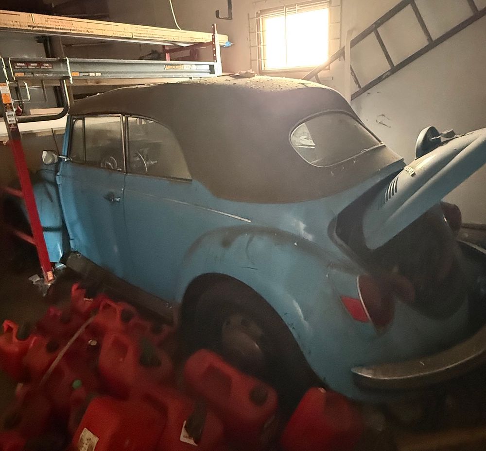 Lot 1001: Blue Volkswagen Super Beetle Convertible