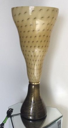 Lot 122: LEUCOS "Viva T" Murano Glass Table Lamp