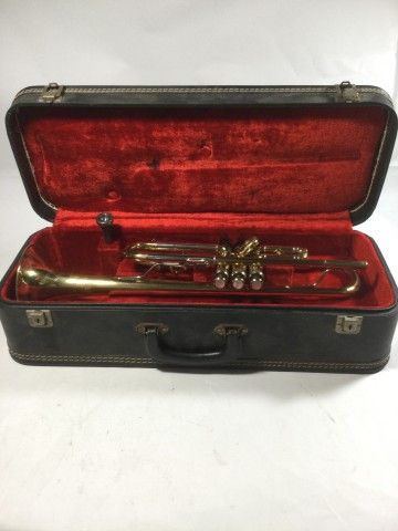 Lot 125: York National Brass Trumpet w/ Vintage Hard Case