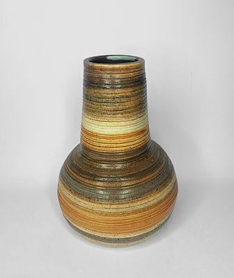 ברור חיל - ברור חיל. אגרטל קרמיקה ישראלית תוצרת ברור חיל, צבוע בגווני מדבר מרהיבים, דרך בז', חמרה 