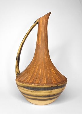 חרסה - חרסה. אגרטל קרמיקה ישראלית תוצרת חרסה תבנית ידועה ומיוחדת, צבועה במגוון גלזורות ביד חופשית. חתום