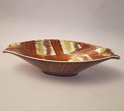 קדר - קדר. מגש קרמיקה ישראלית תוצרת קדר חרסינית. עיטור מקסים ואופייני לקדר. חתום