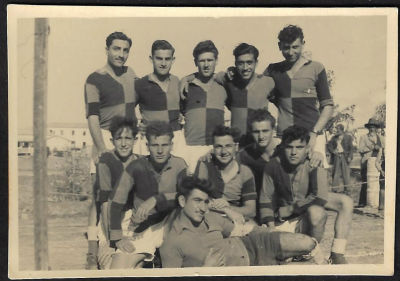 תצלום של הכח תל-אביב, 1956, ביניהם איציק אשכנזי ועוד