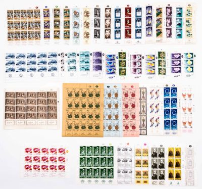 לוט 50 גיליונות שלמים, שונים זה מזה של בולי ישראל. הגליונות במצב טוב ונלקחו מאוסף שכלל ברובו את 