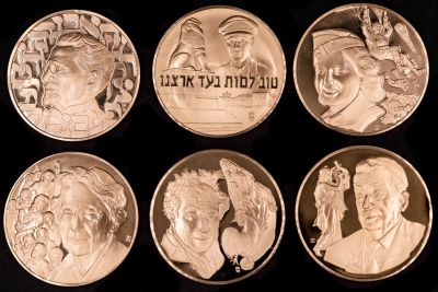 מדליות יודאיקה - לוט 6 מדליות יודיאקה ואישים יהודיים: 1. ש"י עגנון, 1888-1970, קוטר: 39 מ"מ, משקל: 
