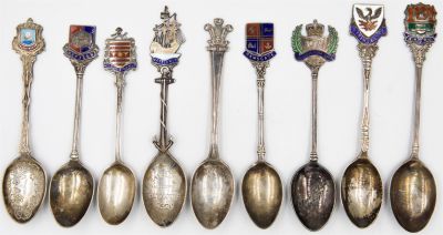 לוט 9 כפיות מזכרת אנגליות, כסף סטרלינג, ברמינגהם, משקל כולל: 119 גרם. ידית הכפיות (פרט לאחת) 