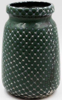 לפיד - אגרטל תוצרת לפיד, נדיר ביותר, עיצוב דוגמת כוורת, חתום. מרשים בגודלו. גובה: 27 ס"מ * קוטר: 18 ס"מ