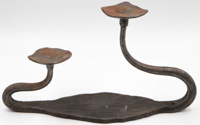 זאביק גוטליב - פמוט דו קני עבודת יד של הפסל וחרש הברזל הבינלאומי, זאביק גוטליב. חתום. גוטליב זכה 