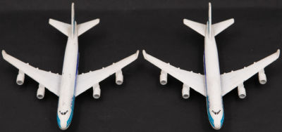 לוט שני דגמי מטוס בואינג 747 נוסעים של אל על, עשויים מתכת, תוצרת MAJORETTE. אורך: 12 ס"מ, מוטת 