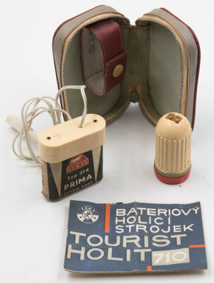 ITES - מכונת גילוח ניידת תוצרת ites, מארז מקורי, כולל חוברת הוראות ומטען לאוטו. שנות השישים, מצב מושלם