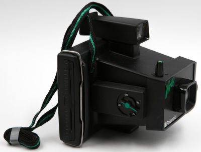 מצלמת פולארויד, דגם VIVA, אנגליה, כולל מארז מקורי (פגמים), חוברת הדרכה, קופסא אחסון לפילמים 