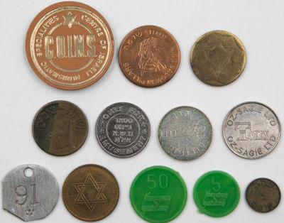 לוט 12 טוקנים שונים ישראל ויודאיקה. כולל: שני אסימוני בקליט שונים של חברת הספנות החיפאית 