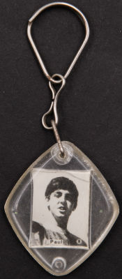 מחזיק מפתחות של גרבי מלי, סדרה 8 של כוכבי הזמר, נושאת את תמונתו של חבר הרכב הביטלס, פול מקרטני