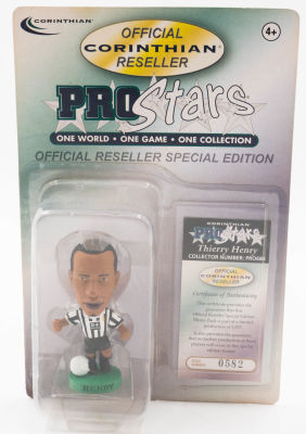 תיירי הנרי - בובה של שחקן יובנטוס, תיירי הנרי, שנת 2003, מהדורה מוגבלת. ממוספר 582 מתוך 3997. חברת 