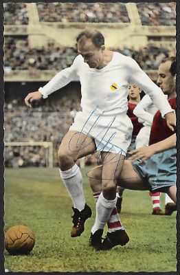 די סטפנו - גלויה של שחקנה האגדי של ריאל מדריד, אלפרדו די סטפנו, שאף חתם עליה בעט. בצידה השני של 