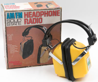 אוזניות רדיו, AM ו-FM, חברת ELECTRO BRAND, תוצרת הפיליפינים. מארז מקורי. לא נבדקה תקינות