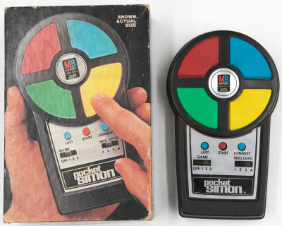 משחק זכרון אלקטרוני סיימון Pocket Simon, גירסת המיני של המשחק הפופולארי משנות השמונים, מארז 