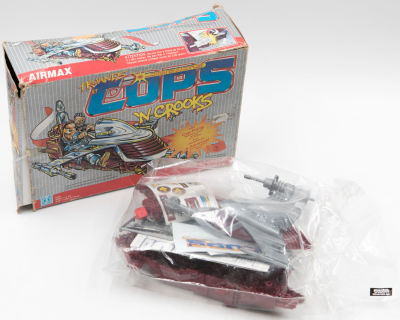 שוטרים וגנבים - מארז סגור של משחק שוטרים וגנבים COPS N' CROOKS, חברת AIRMAX, שנת 1988. מדובר בדגם 