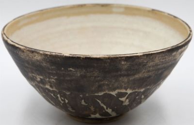 קערה, ככל הנראה חרסה, חתומה D.S. קוטר: 15.5 ס"מ * גובה: 8 ס"מ