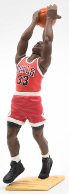סקוטי פיפן - בובה של כדורסלן שיקגו בולס, סקוטי פיפן, שנת 1994, הוצאת NBA, תוצרת סין. גובה: 15 ס"מ