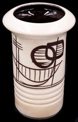 קרנת - אגרטל תוצרת קרנת, סדרת הסירות, חתום. גובה: 23 ס"מ קוטר: 15 ס"מ