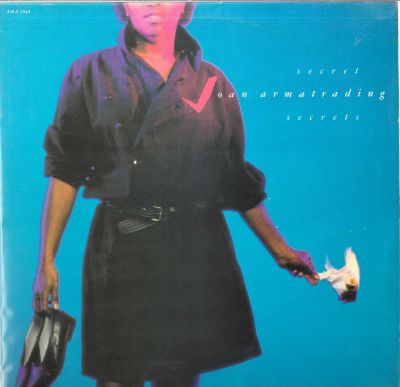 תקליט Joan Armatrading – Secret Secrets, תוצרת ישראל, כולל דף מילים. מצב התקליט: EX