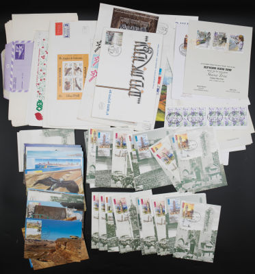 לוט ענק הכולל כמות גדולה של גלויות היום הראשון, מעטפות היום הראשון חריגות בגודלן, שנות טובות של 