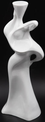 נעמן - אגרטל לפרח קרמיקה ישראלית, דמות דמות מקראית הנושאת כד, תוצרת נעמן, חתום. גובה: 37 ס"מ