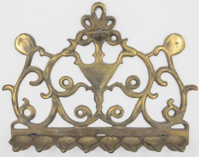 חנוכית שמן, גובה: 21 ס"מ