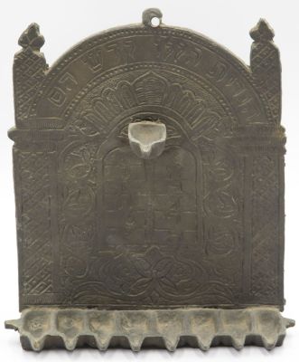 חנוכית שמן, גובה: 21 ס"מ