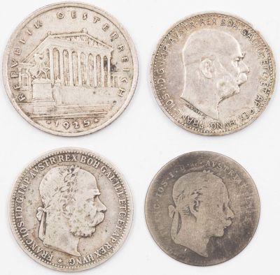 לוט 4 מטבעות כסף אוסטרים, כולל: 1. קרונה אחת 1894. 2. קרונה אחת 1915. 3. עשרים קרויצר 1870. 4. 