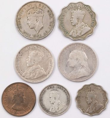 לוט 7 מטבעות שונים מקפריסין, ביניהם 3 מכסף, כולל: 1. תשעה פיאסטר 1909, המלכה ויקטוריה, כסף 5.5 