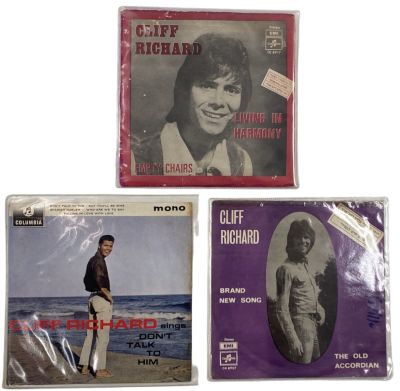 Cliff Richard - לוט שלושה תקליטי 7'', קליף ריצ'ארד, שני תקליטים תוצרת הארץ, אחד תוצרת חוץ