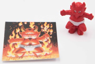 חבורת הזבל - בובת גומי מיניאטורית של דמות חבורת הזבל, גיאנום, כוללת קלף רשמי של חברת TOPPS. מבוקשת 