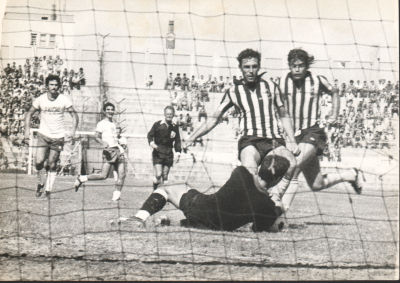 אלי מיאלי - תצלום של חלוץ בית"ר ירושלים, אלי מיאלי, במשחק קבוצתו מול שמשון תל אביב, מאי 1976. 