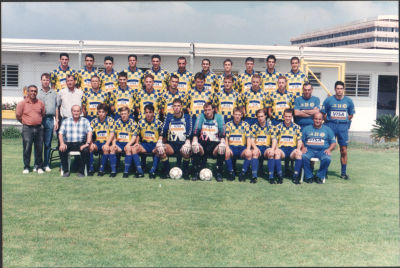 מכבי תל אביב - תצלום של קבוצת הכדורגל של מכבי תל אביב, עונת 1996-97, בשורותיה הופיעו אבי נמני 