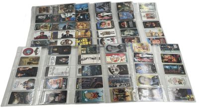 אוסף של 100 טלכרטים בנושא סרטים. כולל: פארק היורה, בחזרה לעתיד, איש הגשם, מלחמת הכוכבים, ג'יימס 