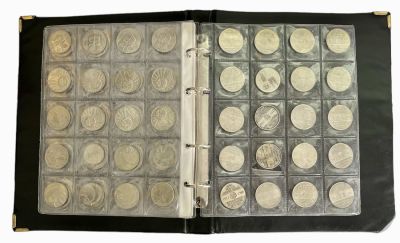 אלבום המכיל אוסף של 80 אסימוני שנה טובה של החברה הממשלתית למדליות ולמטבעות. כולל מוקדמים ומאוחרים