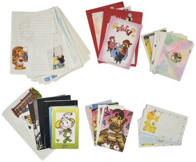 לוט גדול של מכתביות של סדרות טלוויזיה ששודרו בישראל: הזרבובים, הדרדסים, אלף, וולט דיסני 