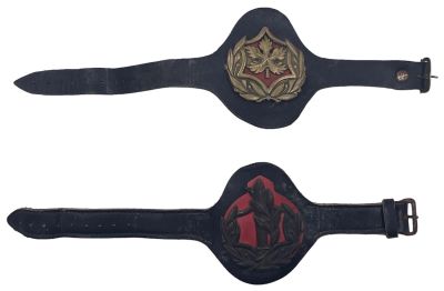 שני שעוני דרגות נגדים מחילות השדה. רב סמל ורב סמל ראשון