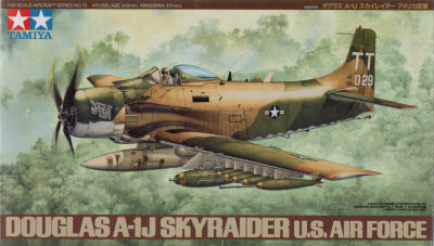 DOUGLAS A-1J - דגם גדול להרכבת מטוס קרב DOUGLAS A-1J, חברת TAMIYA, מודל 73, סגור