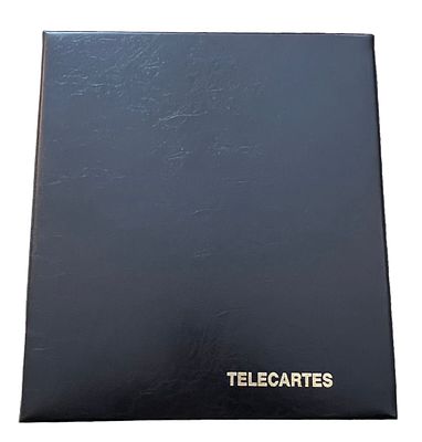 אלבום איכותי לטלכרדים המכיל 30 דפים וחוצצים מתוצרת חברת לייטהאוס Lighthouse הגרמנית. בכל דף 