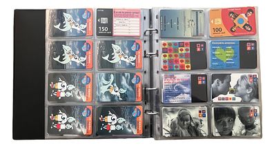 אוסף של כ-250 טלכרטים וכרטיסי חיוג מהעולם. מגיע מסודר באלבום עם דפים מתוצרת חברת Lighthouse 