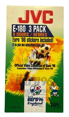 יורו 96 - מארז 3 קלטות וידאו VHS, חדש, לא נפתח מעולם. המארז נושא עליו פרסום - קלטות הוידאו הרשמיות 