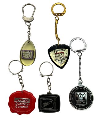 לוט 5 מחזיקי מפתחות של חברות רדיו וטלוויזיה: סוני, זניט, קליניק ועוד, שנות השישים-שבעים