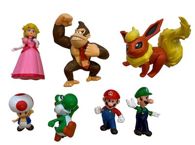 לוט 7 בובות קטנות נינטנדו Nintendo. לוט של 7 בובות בדמויות אנימציה שונות של חברת נינטנדו