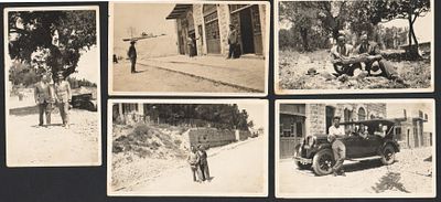 5 תצלומים, צפת, 1930. לוט של 5 תצלומים של צפת, תר"ץ, 1930: 1. שני תצלומים בסמוך לסניף הדואר. 2. 