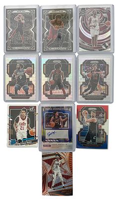 לוט 10 קלפי NBA של הקבוצה קליבלנד קאבלירס Cleveland Cavaliers. הלוט כולל אינסרטים, פרללים, קלפי 