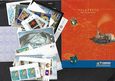 בולי עולם - לוט בולי עולם הכולל: 1. פולדר מארגנטינה המכיל גיליון ובול אוניות מפרש עם חוברת הסבר. 